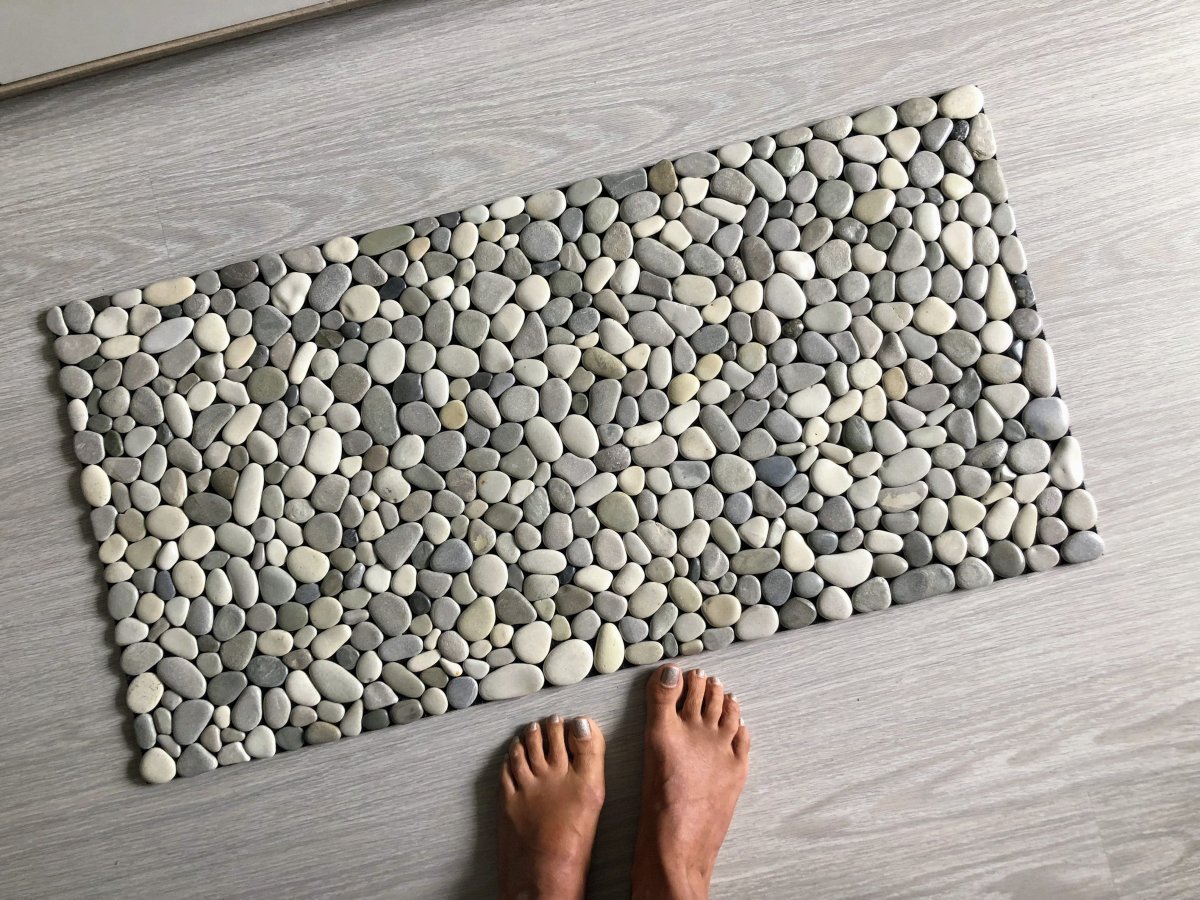 Коврик из гальки