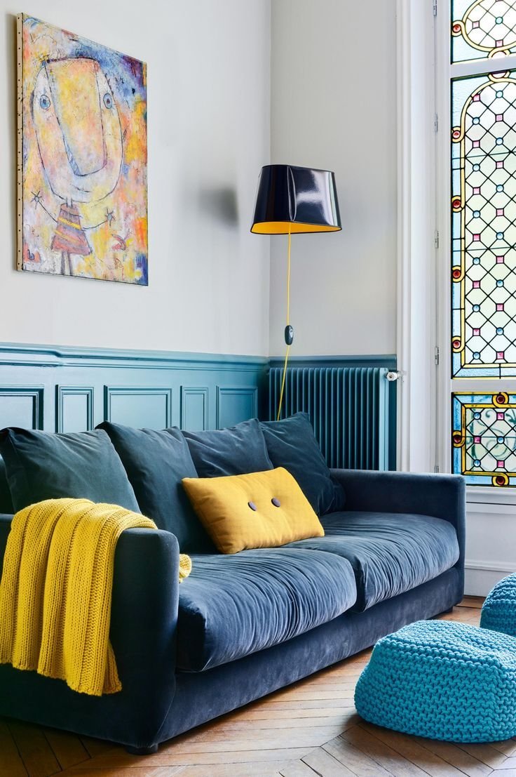 Синий диван в интерьере сочетание цветов - 84 фото