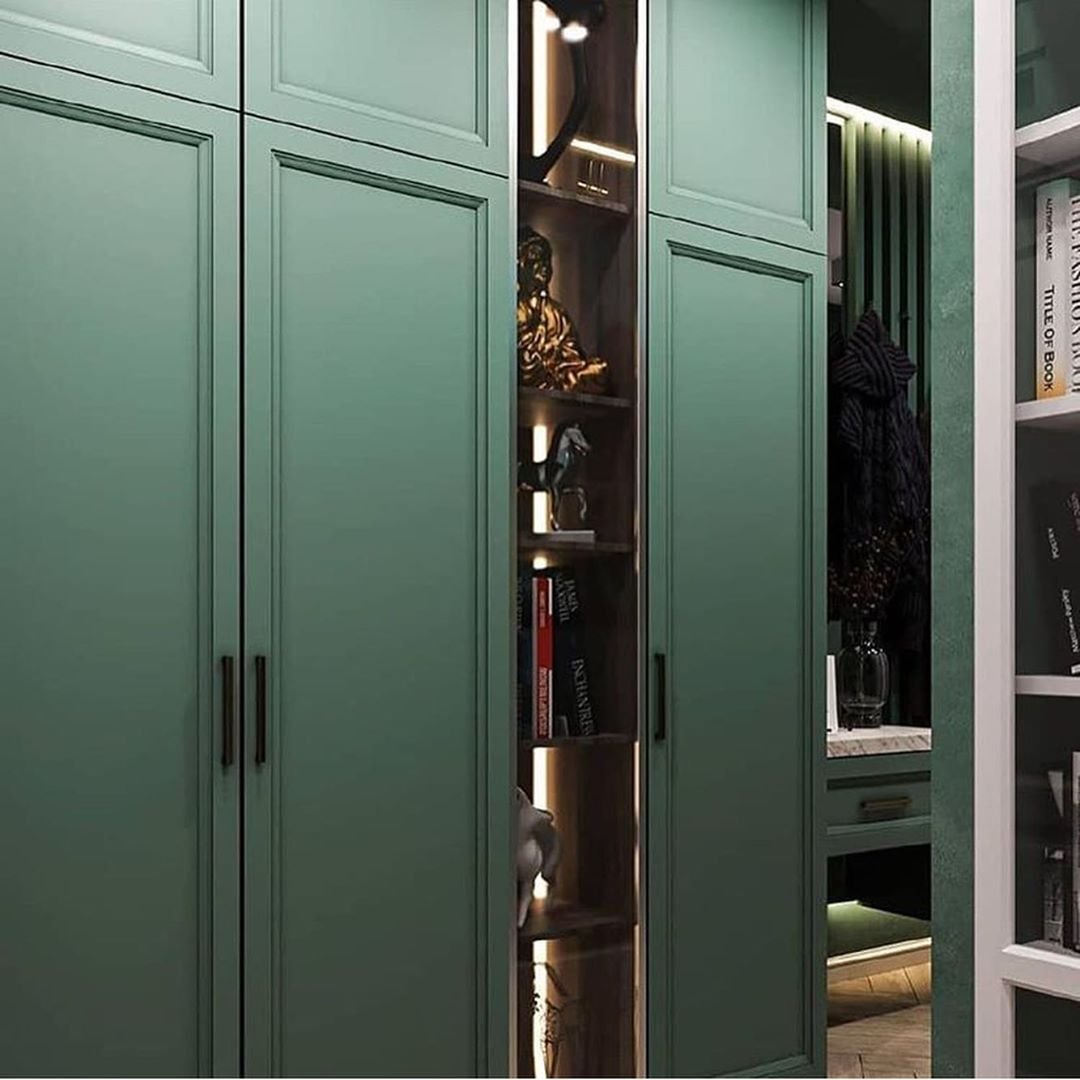 Темно зеленый шкаф