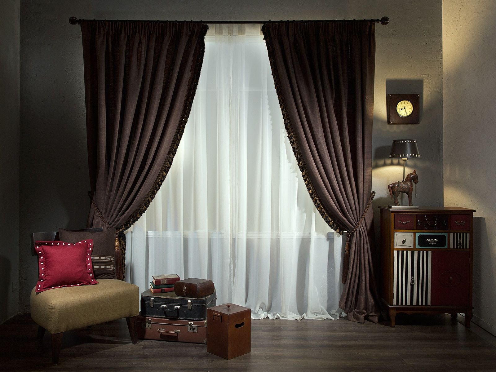 Шторы из бархата в интерьере: 25 идей с фото для современной спальни