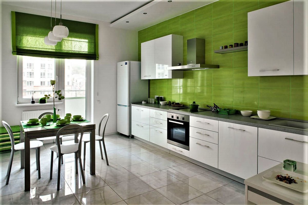 Кухня с зелеными фасадами в интерьере