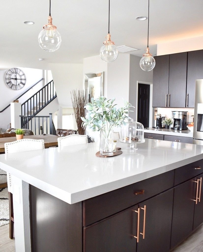 Светильники над островом на кухне