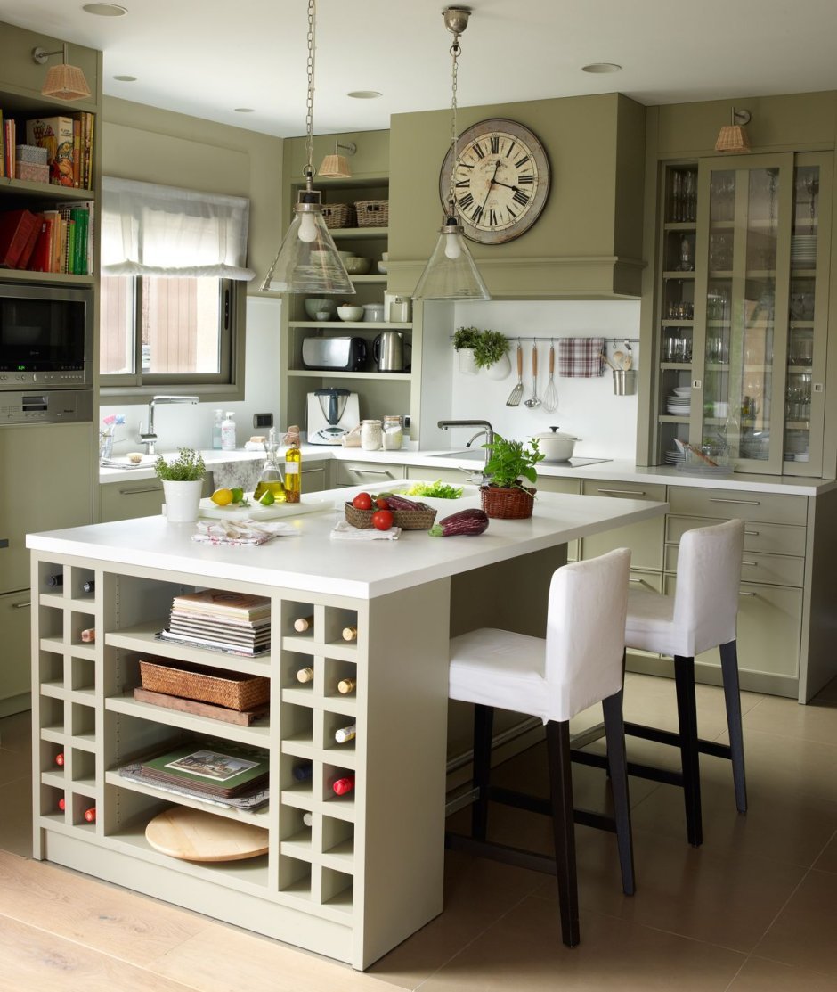Кухонный остров с местом для хранения