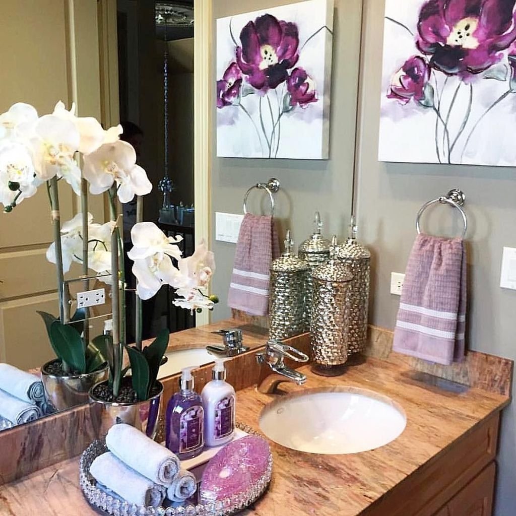 Цветы в ванной комнате для декора