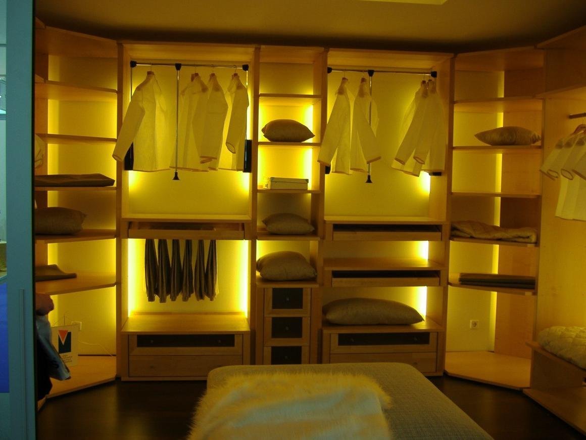 Подсветка в гардеробной