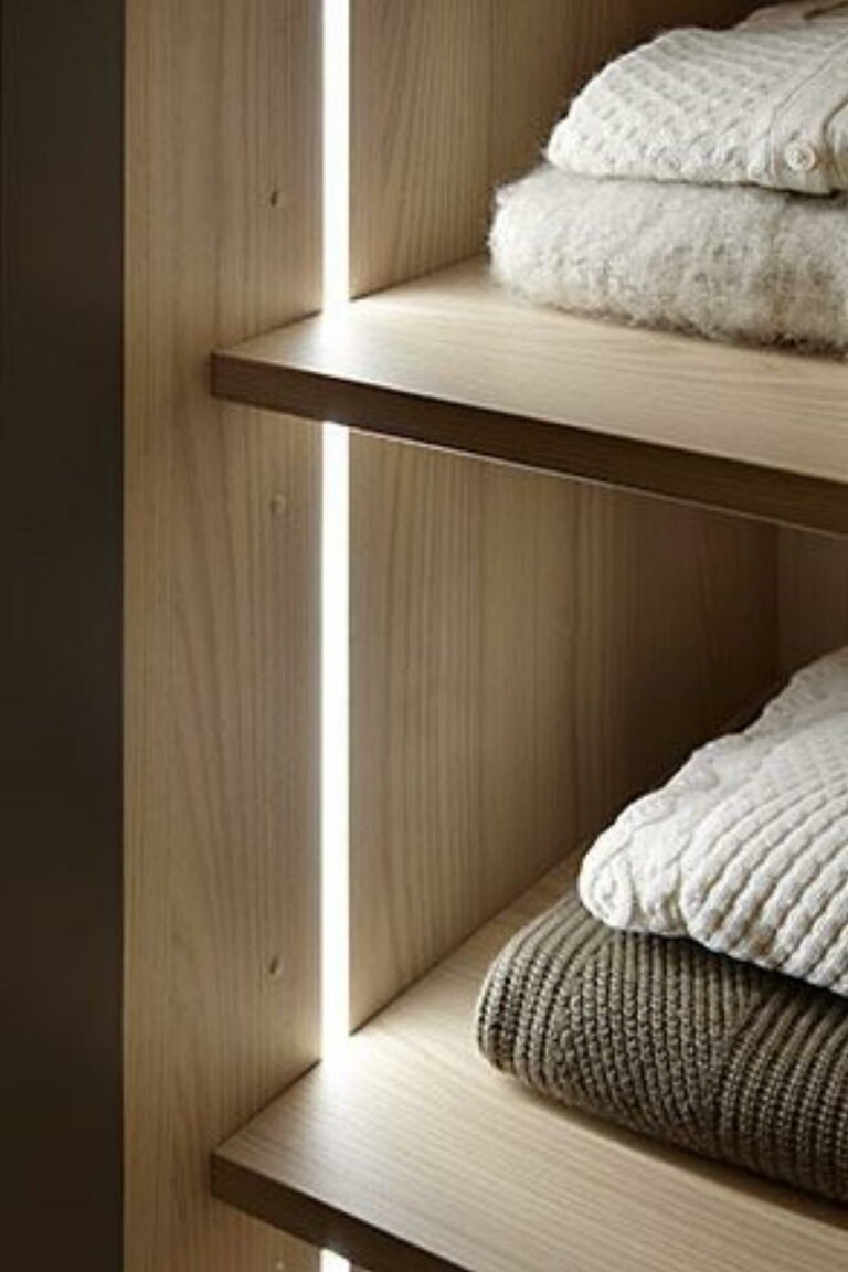 Подсветка в боковине шкафа