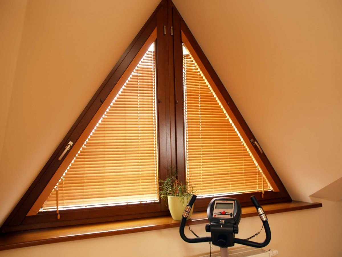 Шторы на трех угольные окна