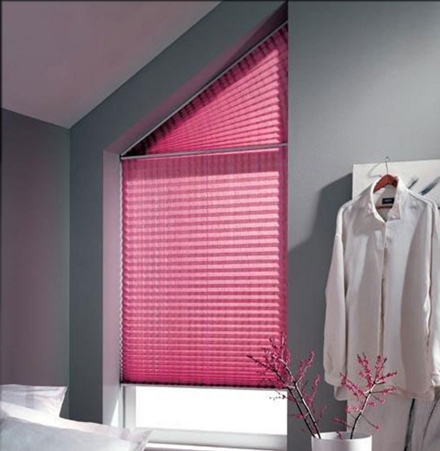 Рулонные шторы на треугольные окна