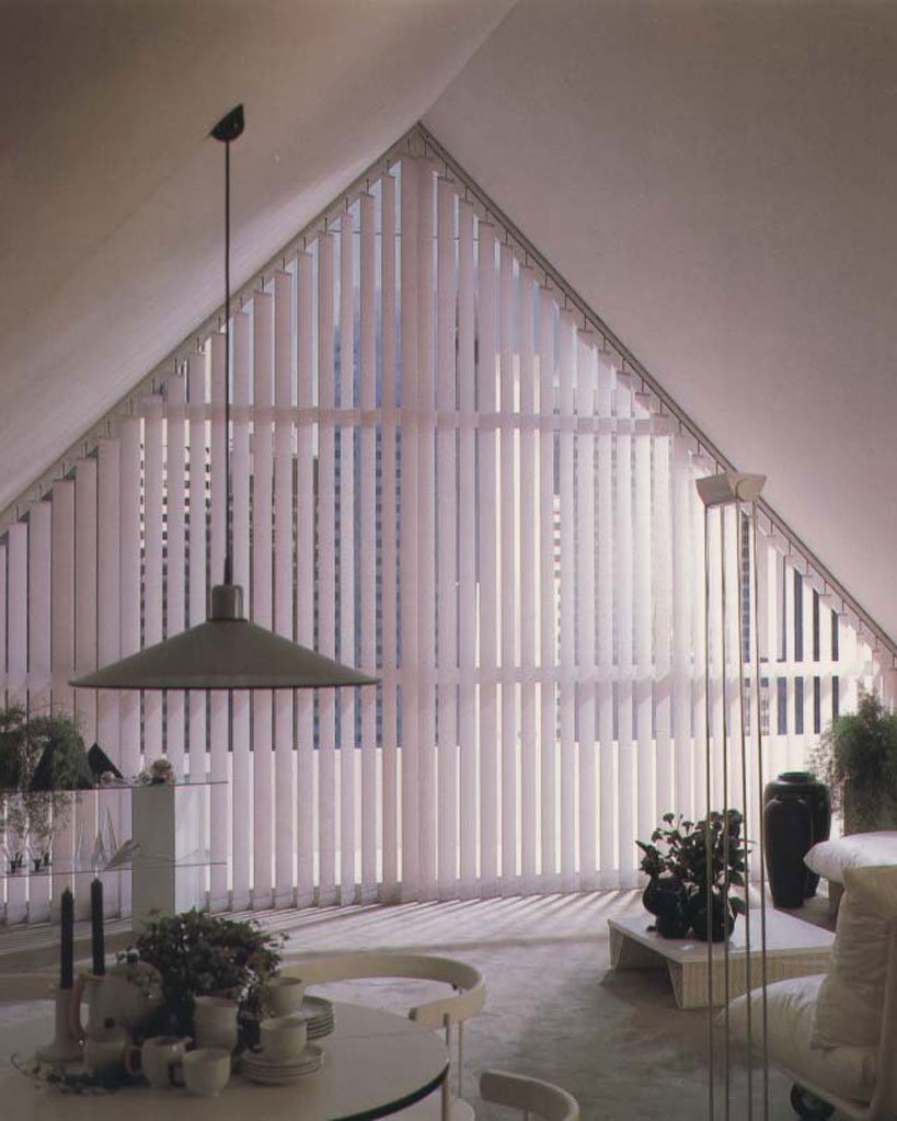 Оформить треугольное окно