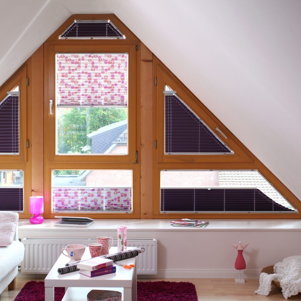 Шторы на треугольные мансардные окна
