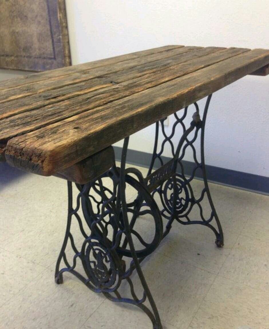 Стол на станине от швейной машины