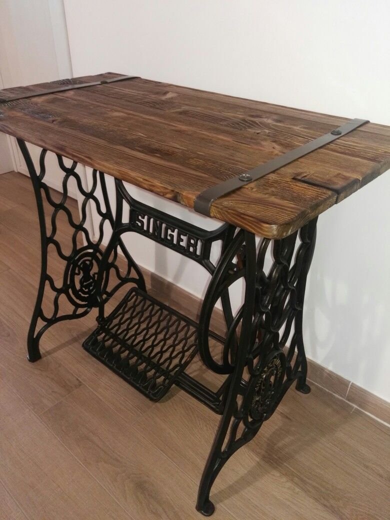 Стол для швейной машины Зингер