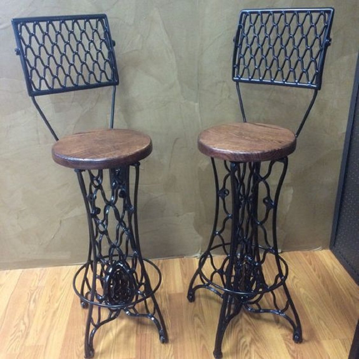 Стул из швейной машинки Зингер