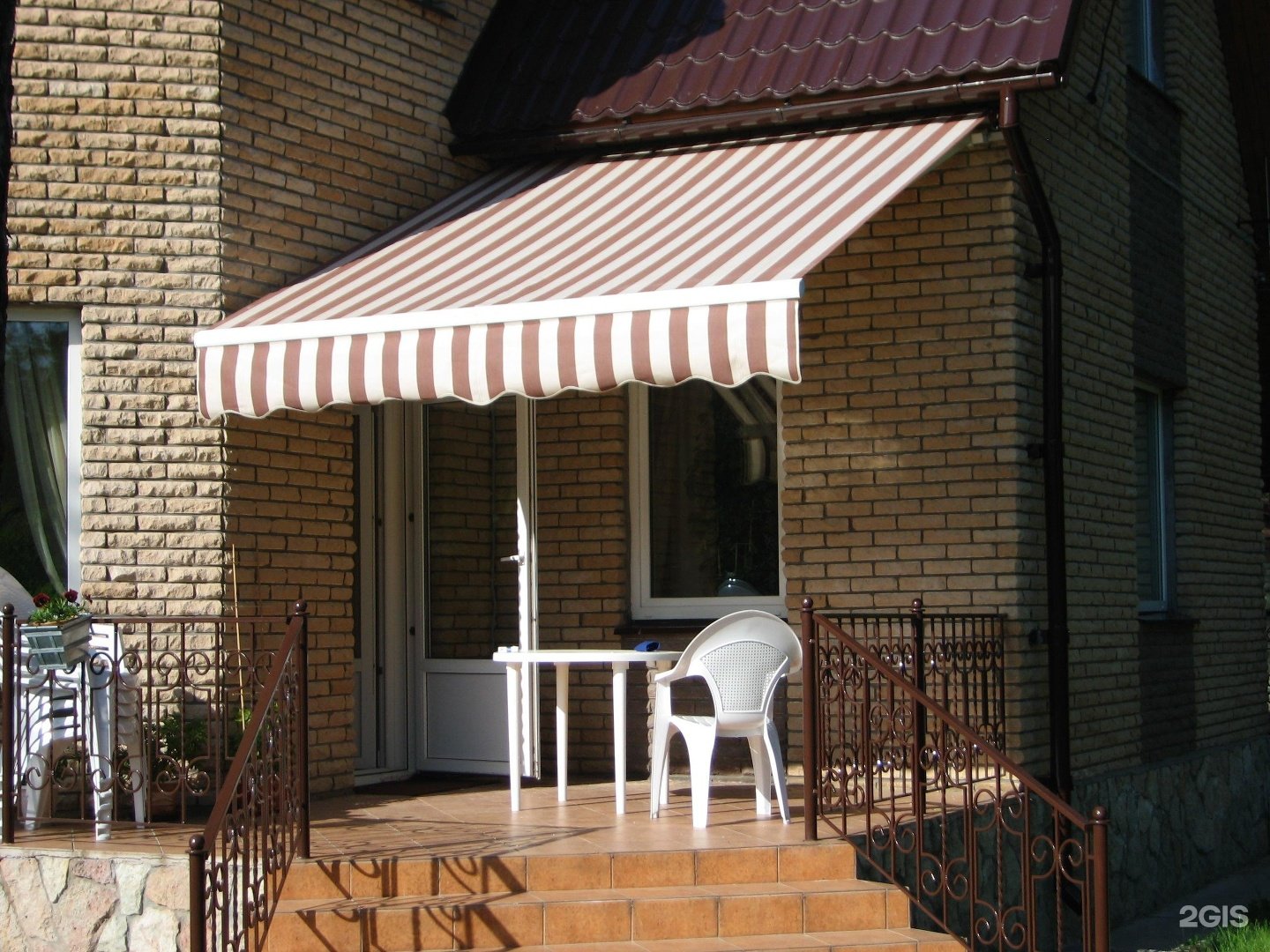 Навес маркиза castorama. Маркизы. Тканевые навесы над окнами. Навес маркиза castorama. Tarrington house навес.