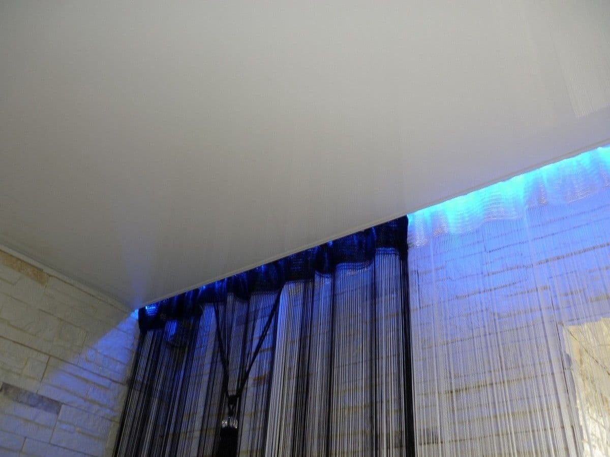 Скрытый карниз