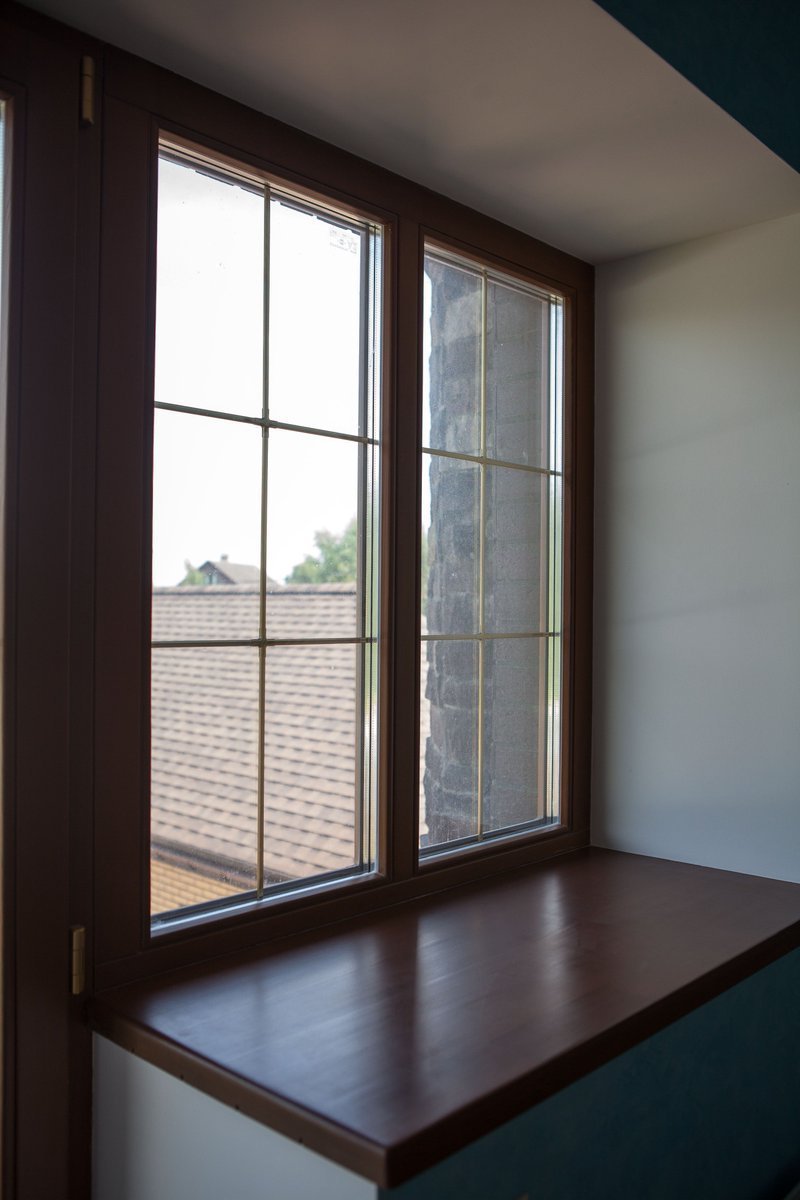 Окно металлопластиковое коричневое