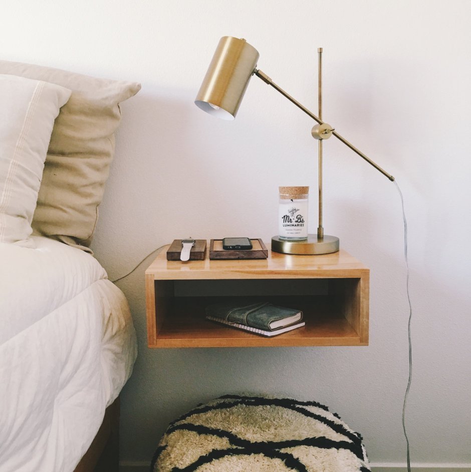 Прикроватные полочки для спальни