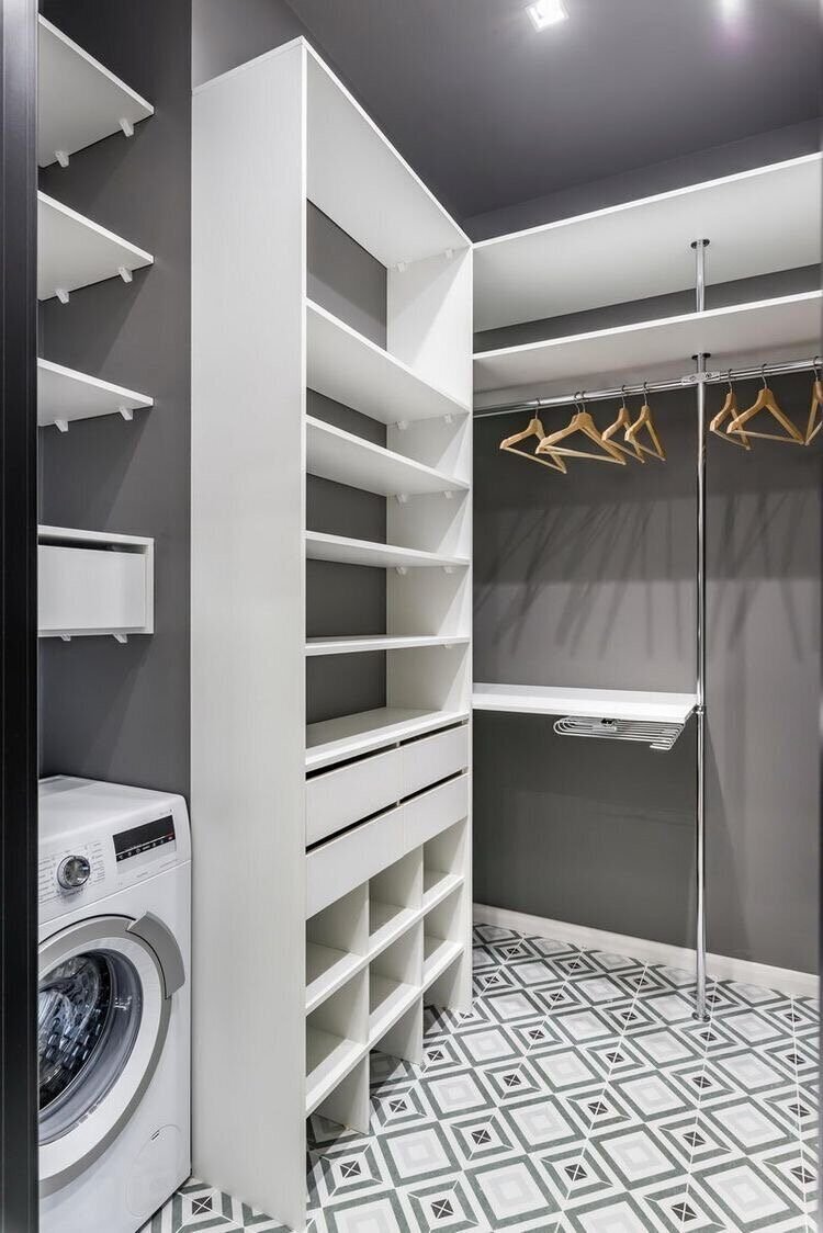 Гардеробная со стиральной машиной
