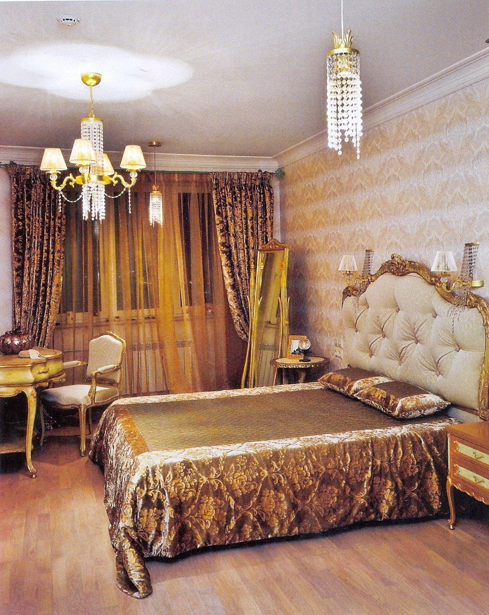 Спальня в золотистых тонах