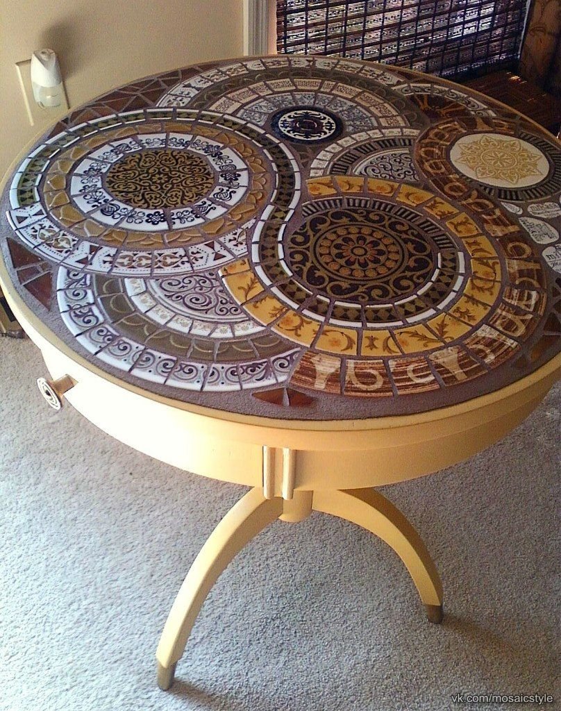 Столик мозаика круглый