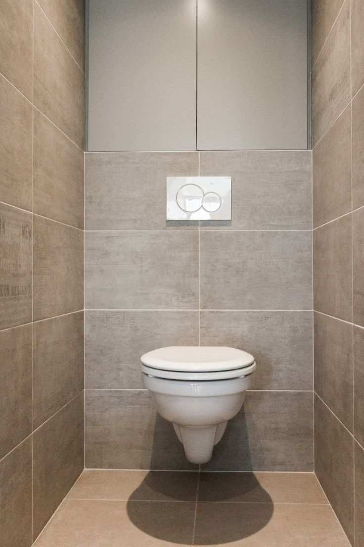 Плитка в маленьком туалете