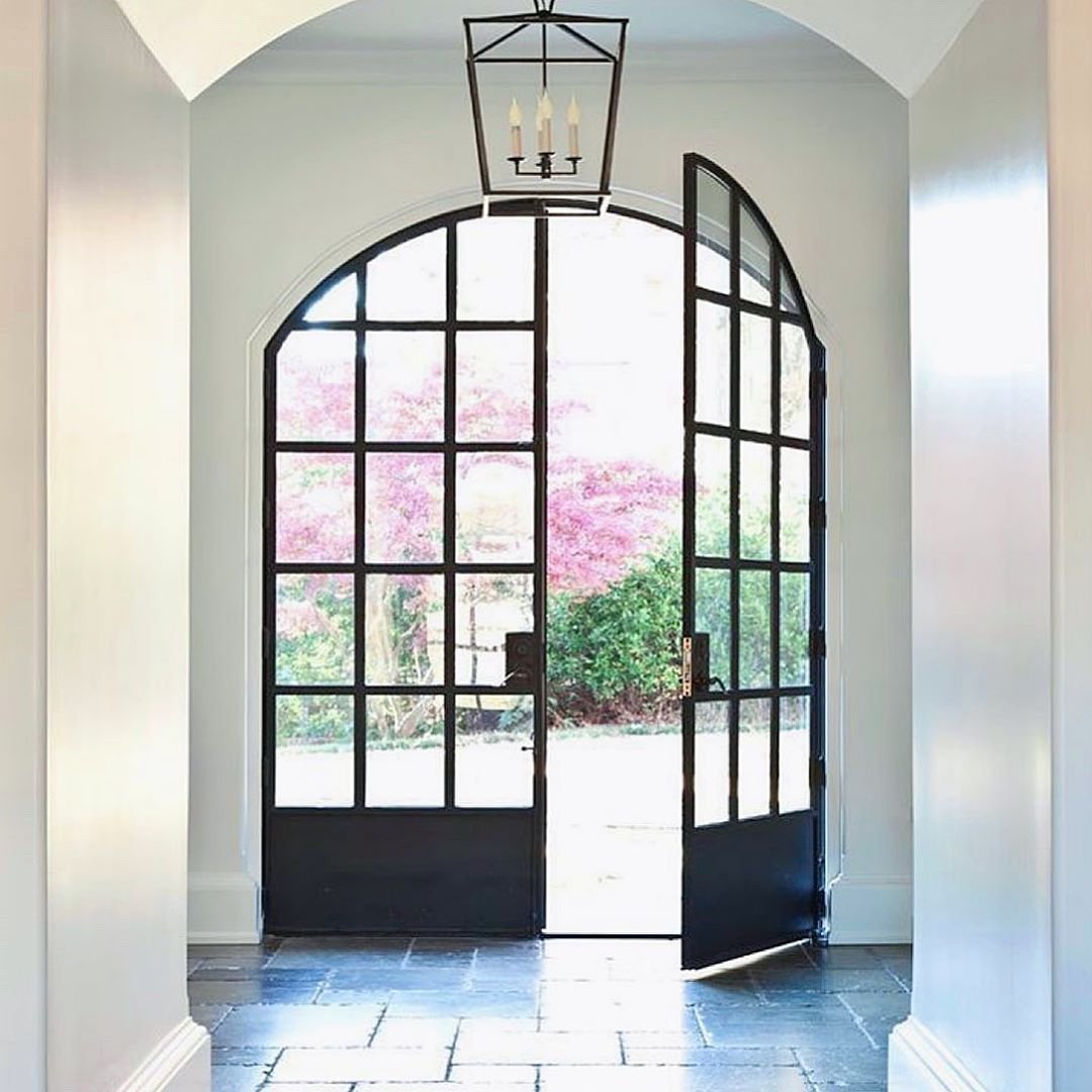 Полукруглая дверь