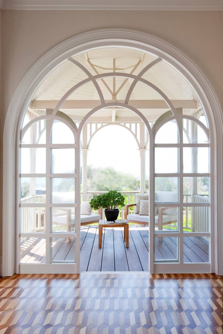 Арочные окна в интерьере