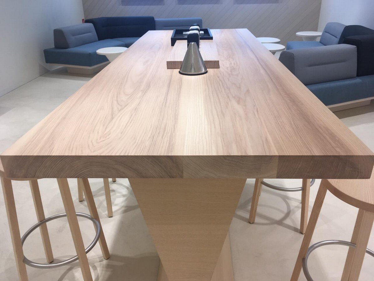 Стол из мебельного щита