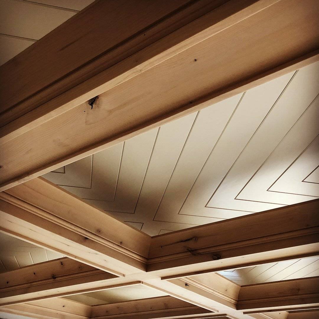 Деревянный кессонированный потолок