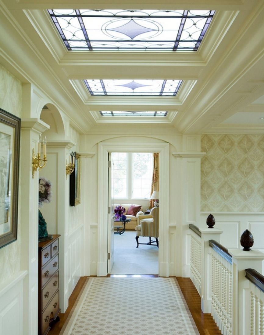 Кессонный витражный потолок