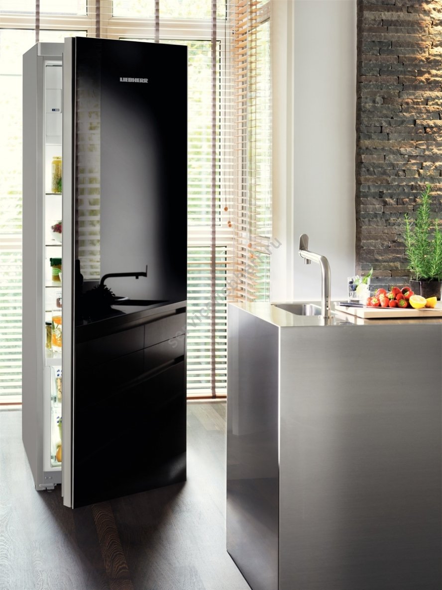 Холодильник Liebherr CBNB 3913