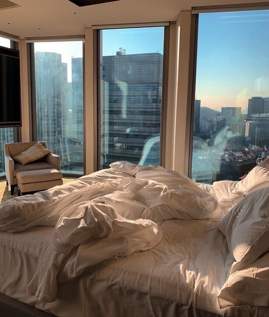 Спальня с красивым видом