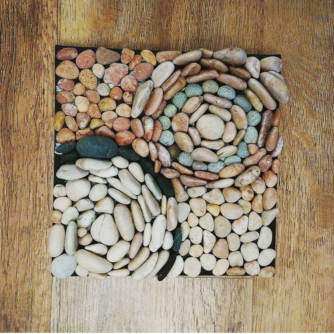 Панно из морских камней