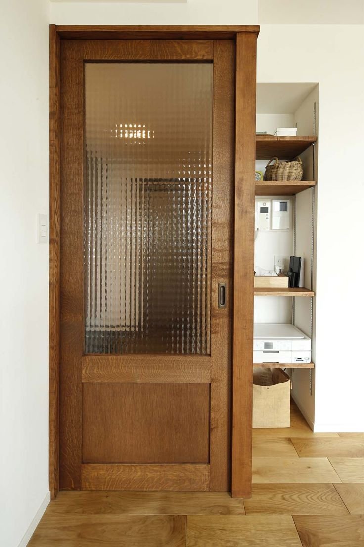 Декорирование двери из фанеры