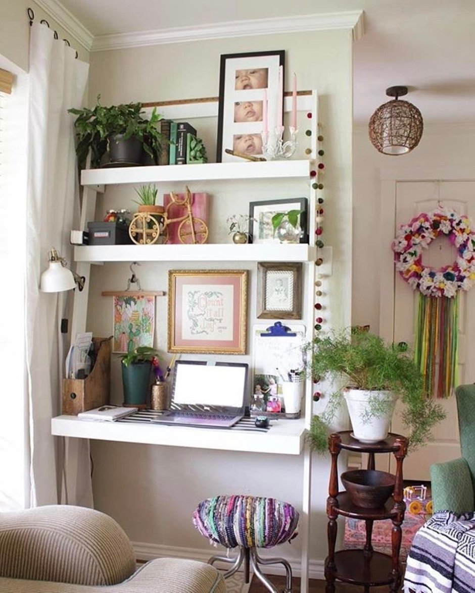 Полка над столом