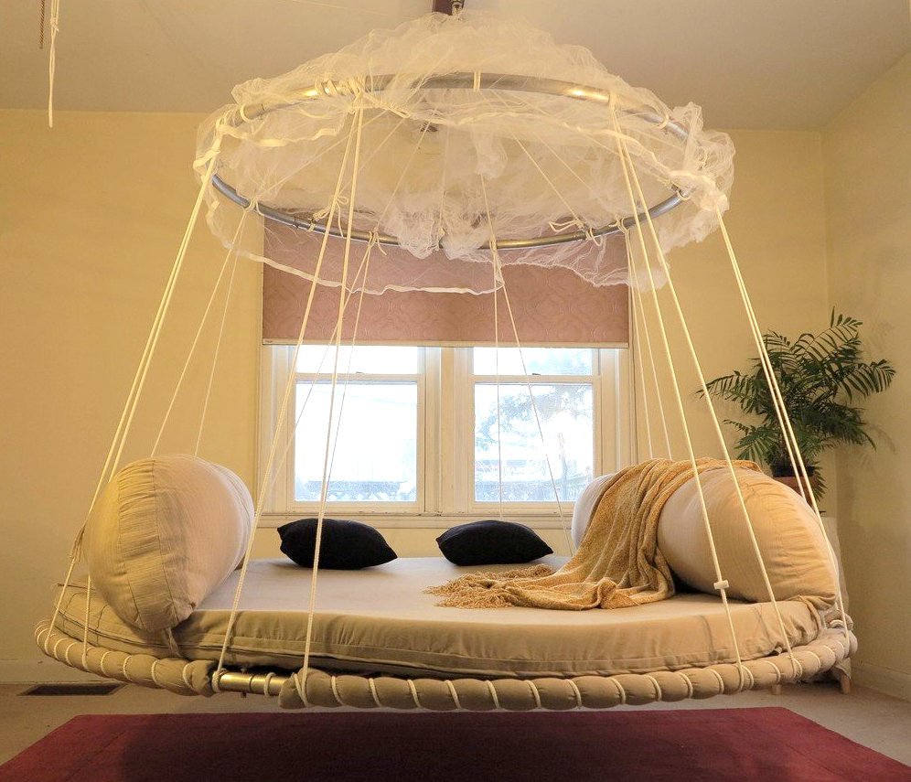 Круглая подвесная кровать