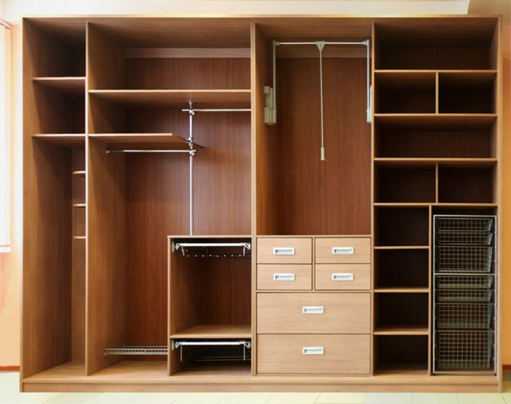 Наполнение шкафа купе