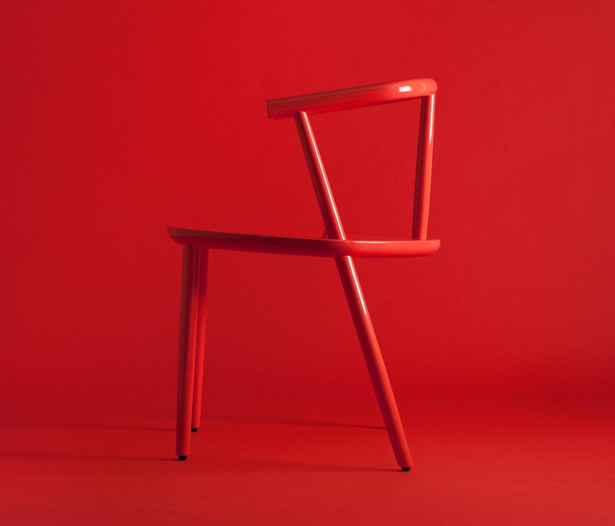 Красный стол