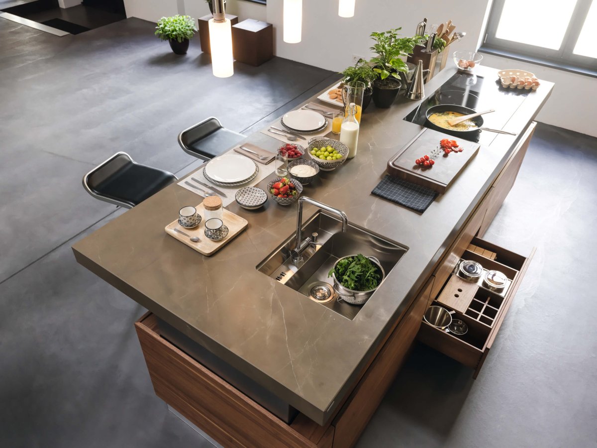 Многофункциональный кухонный стол