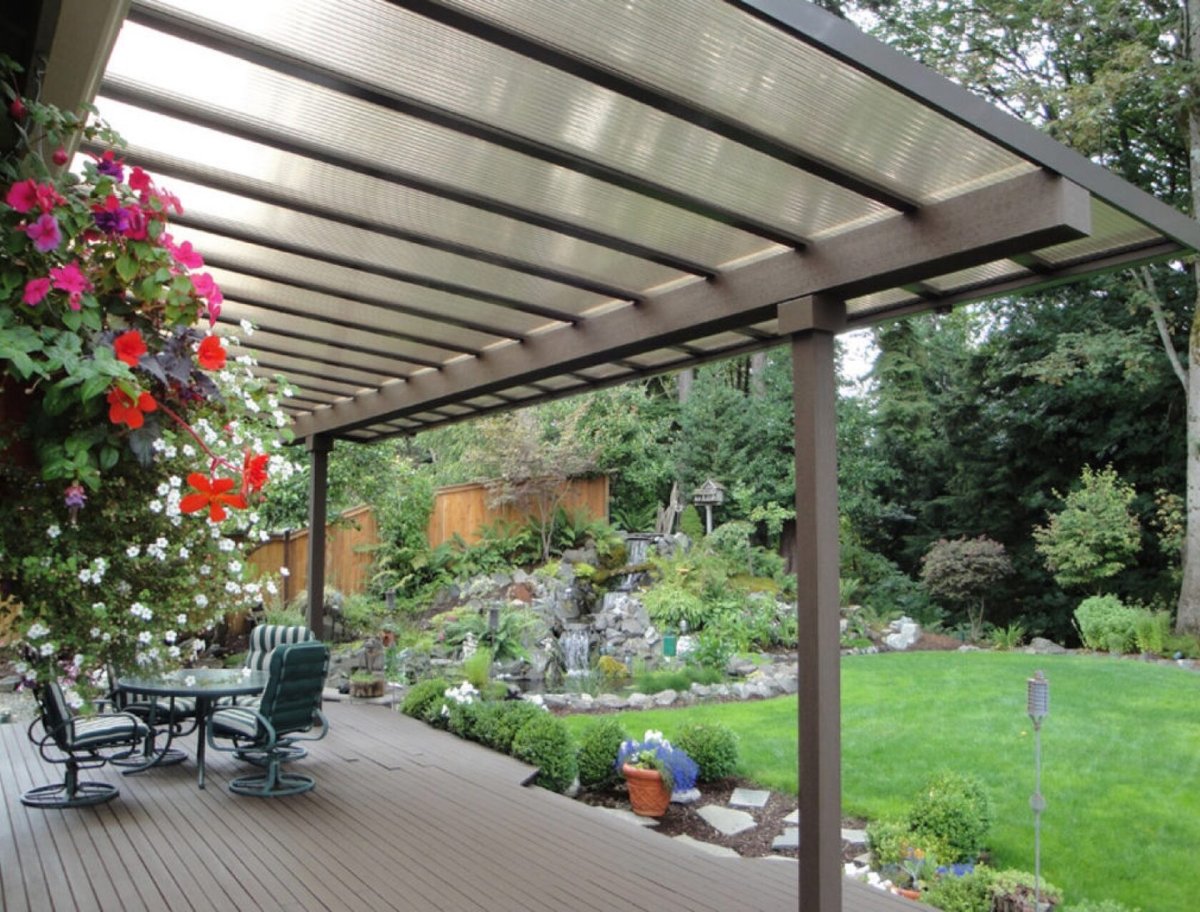 Односкатная пристенная пергола