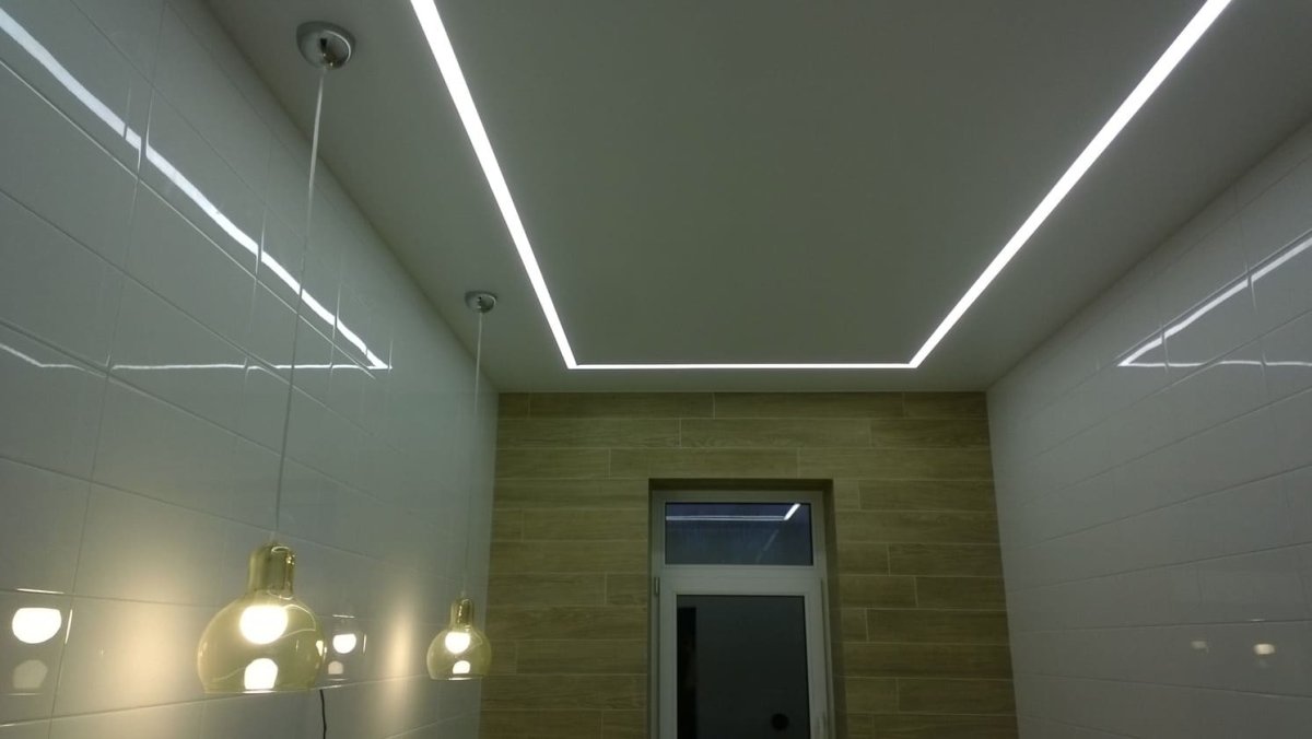 Парящий потолок с подсветкой