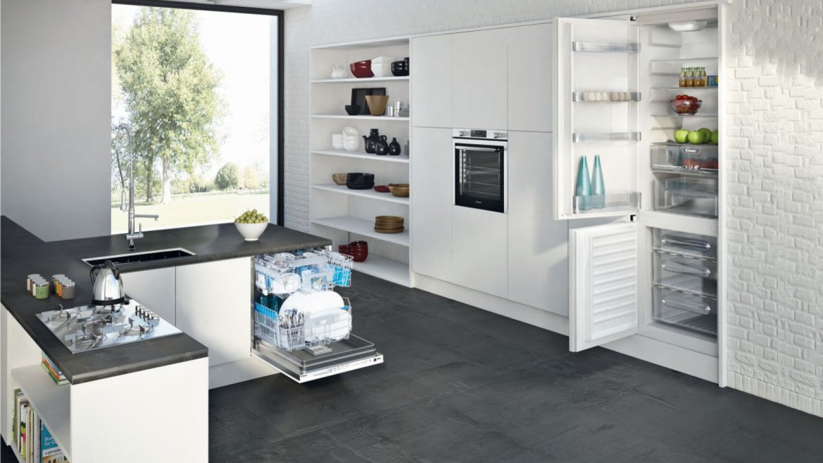 Встраиваемый холодильник цоколь