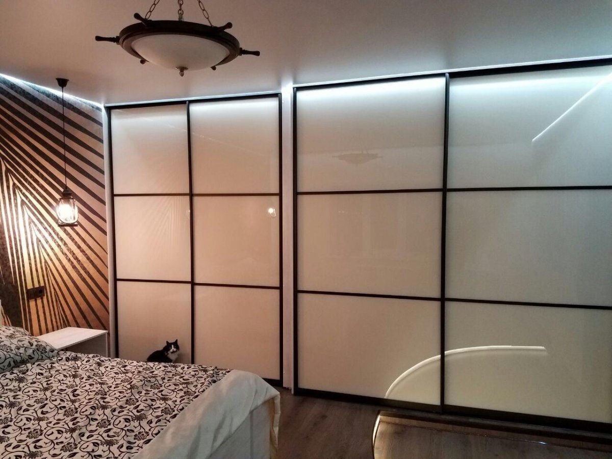 Шкаф купе с подсветкой