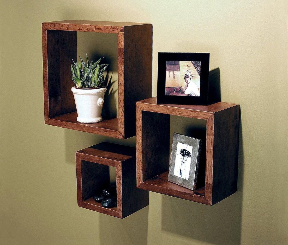 Квадратные полки на стену