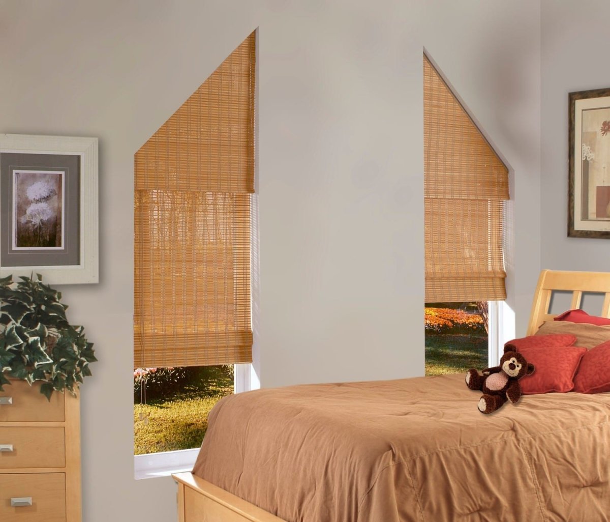 Рулонные шторы на треугольные окна