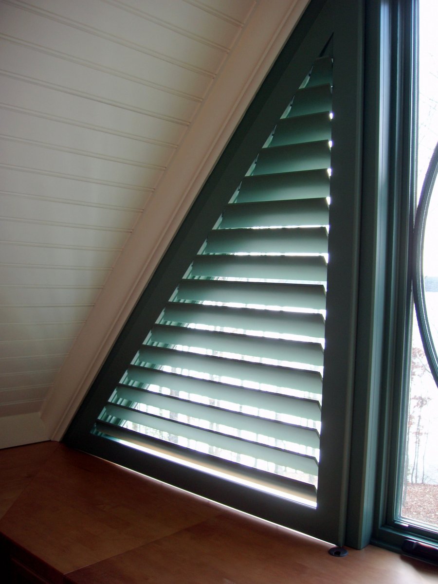 Жалюзи на треугольные окна