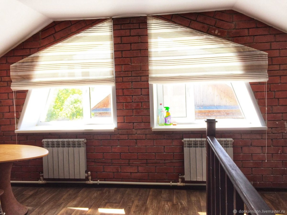 Рулонные шторы на треугольные окна