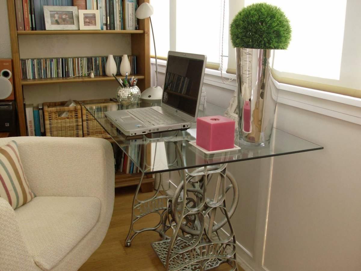 Переделка старой швейной машины в компьютерный столик