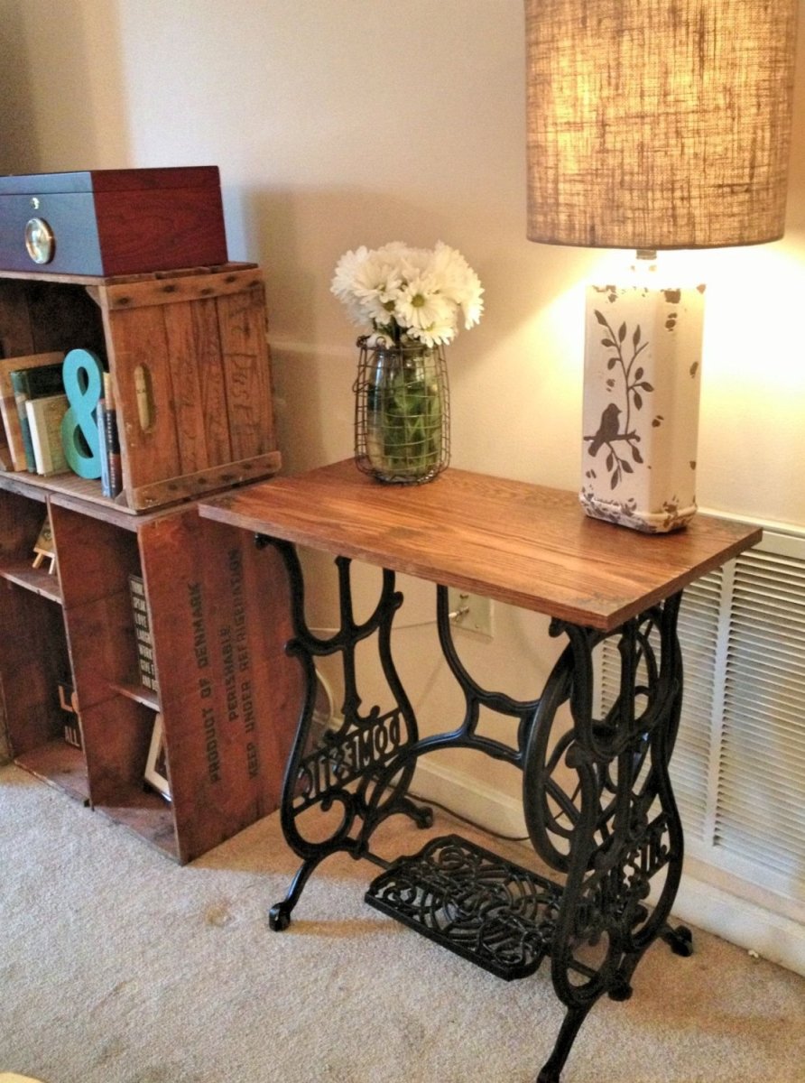 Стол из швейной машинки