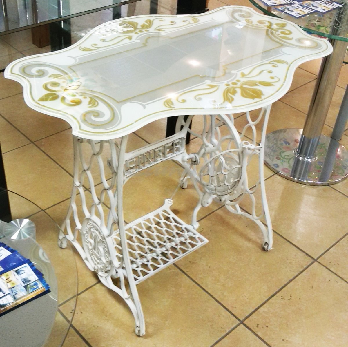 Подстолье Зингер